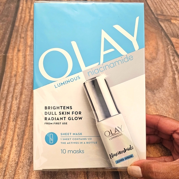 OLAY Luminous Niacinamide Skincare Mask - Blue and White